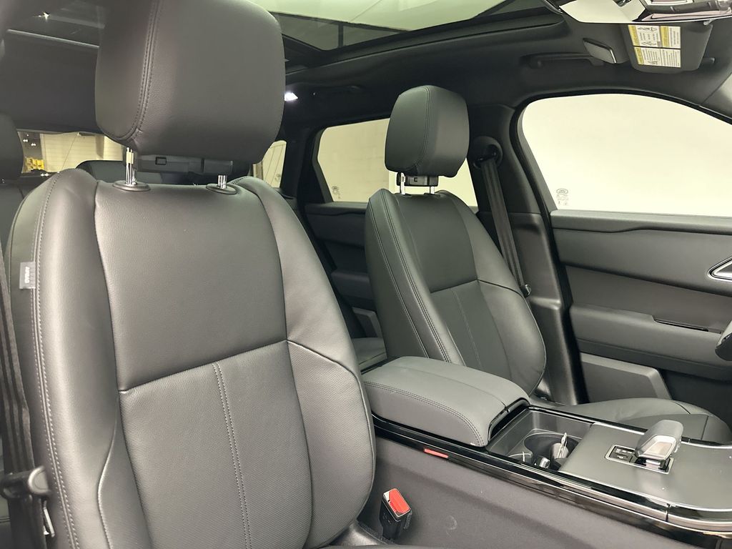 2025 Land Rover Range Rover Velar Dynamic SE 3
