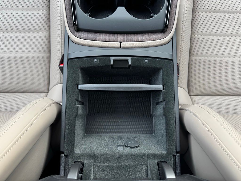 2025 Porsche Panamera  22