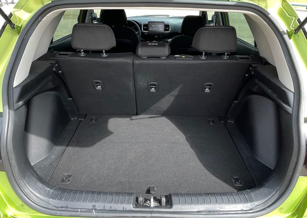 2020 Hyundai Venue SEL - 11