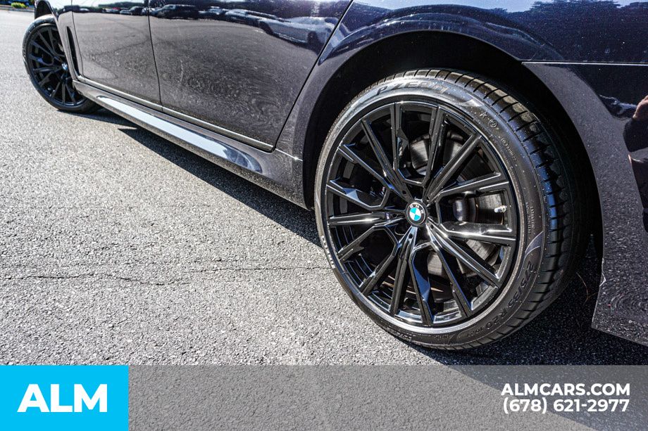 Used 2022 Black BMW 740i image 15