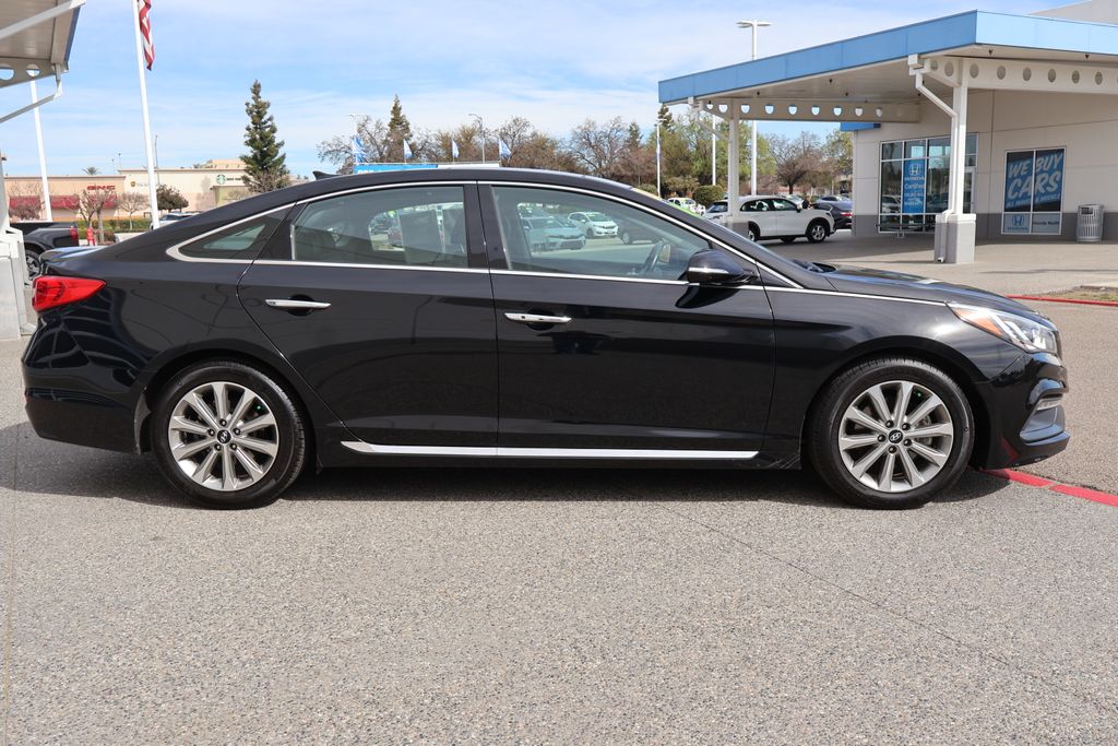 2016 Hyundai Sonata Base 4