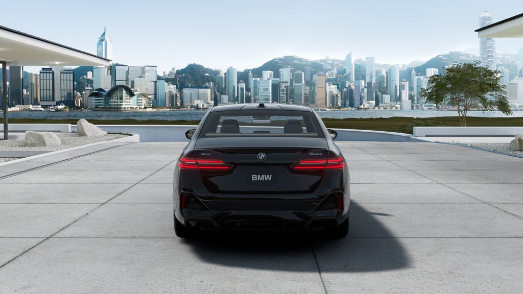 Thumbnail: 2026 BMW 5 Series - 5