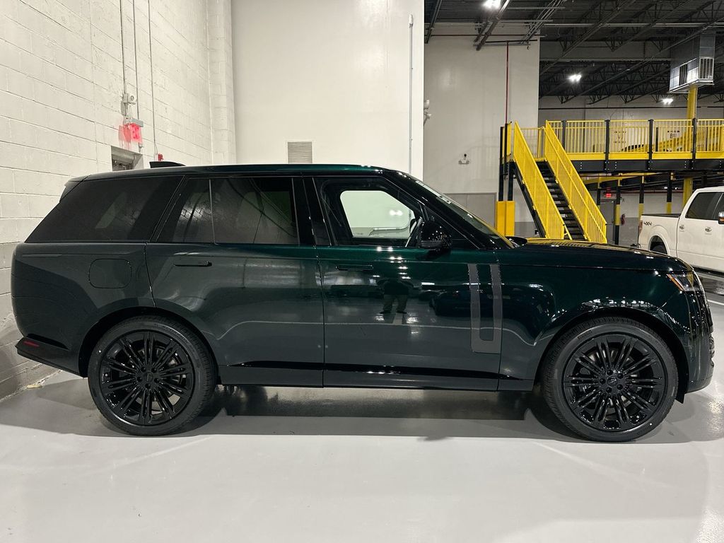 Thumbnail: 2026 Land Rover Range Rover - 4