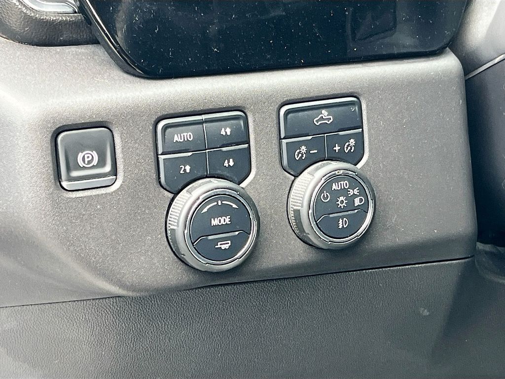 2025 Chevrolet Silverado 1500 LT Trail Boss - 9