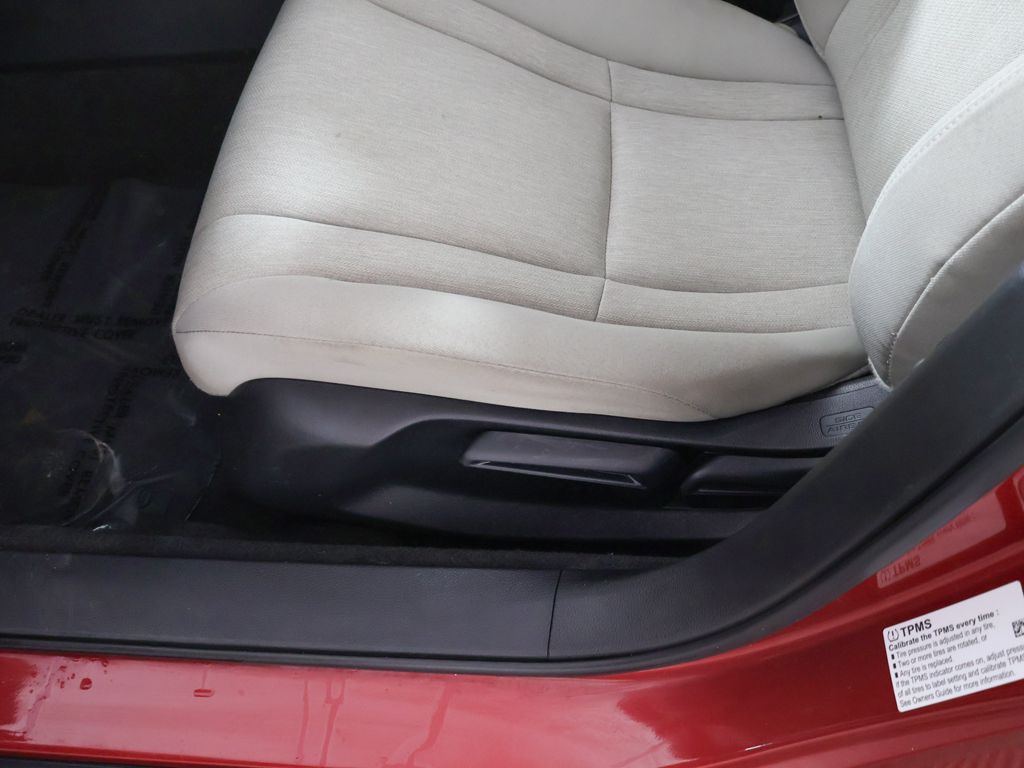 Used 2023 Red Honda LX image 26