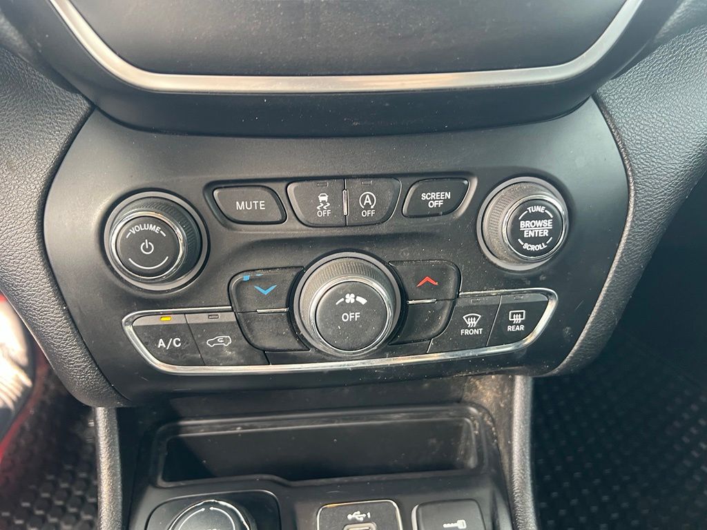 Used 2020 Jeep Cherokee SUV