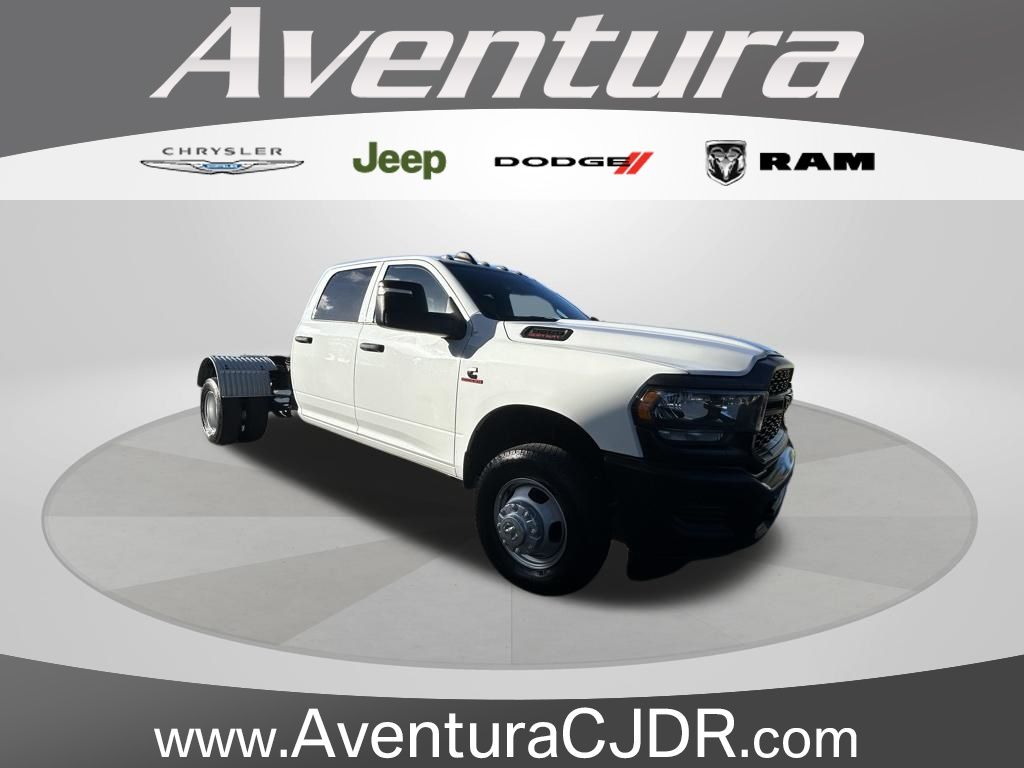 2023 RAM 3500 Tradesman Crew Cab LB DRW 4WD