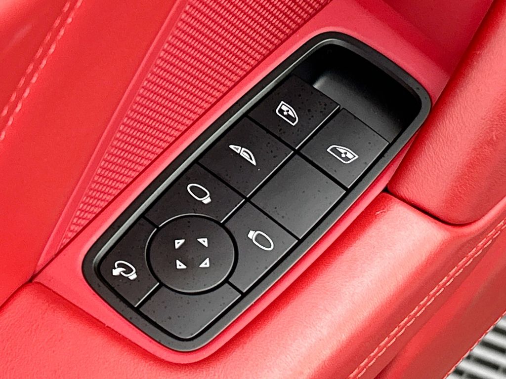 Thumbnail: 2022 Porsche 911 - 23