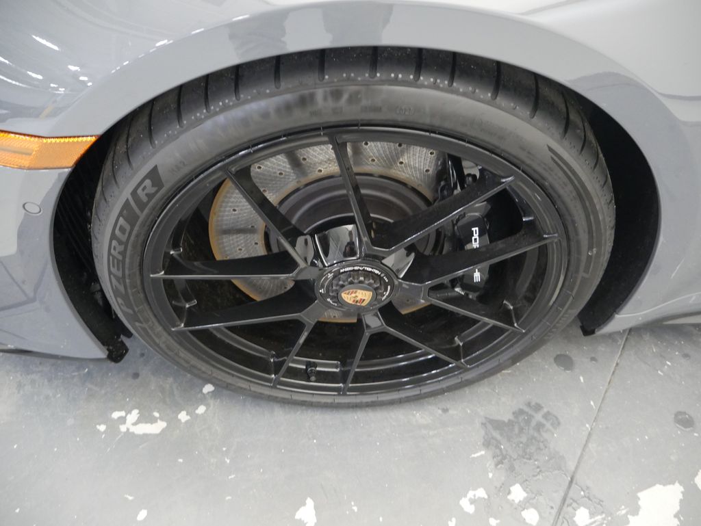 Thumbnail: 2026 Porsche 911 - 13