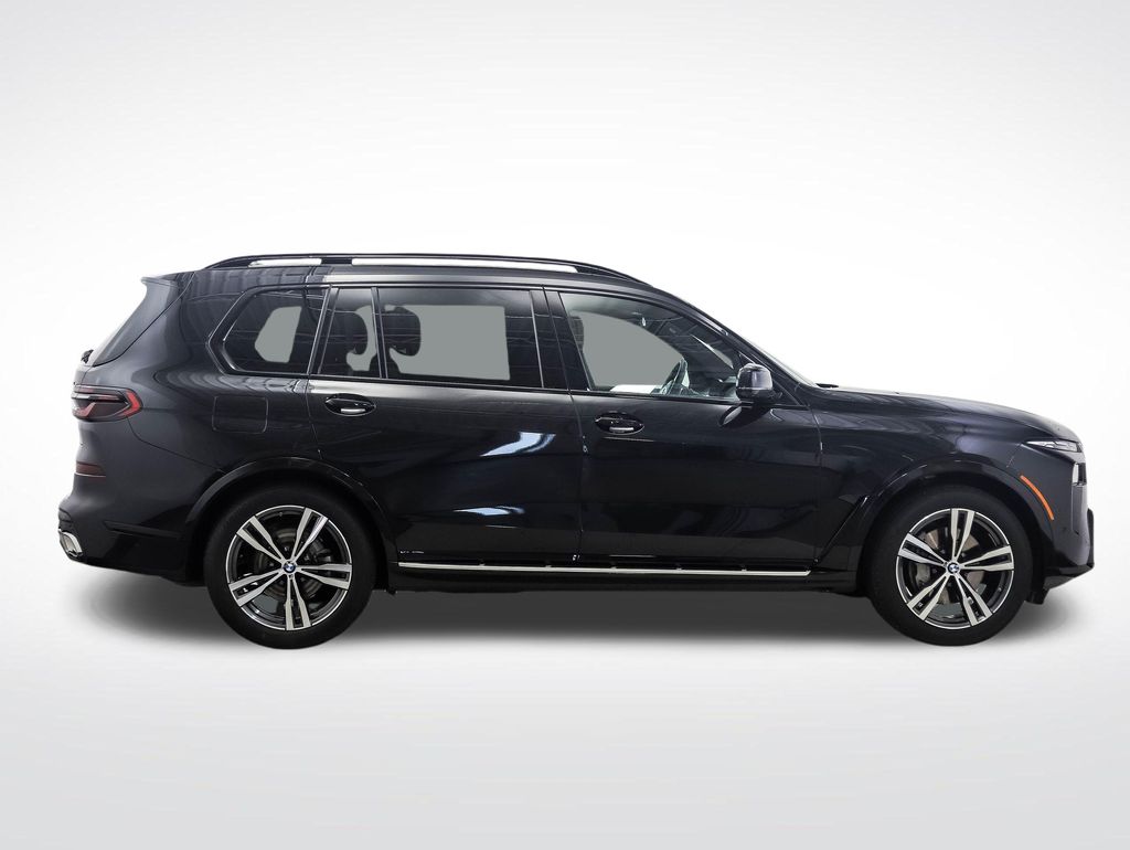 Thumbnail: 2026 BMW X7 - 6
