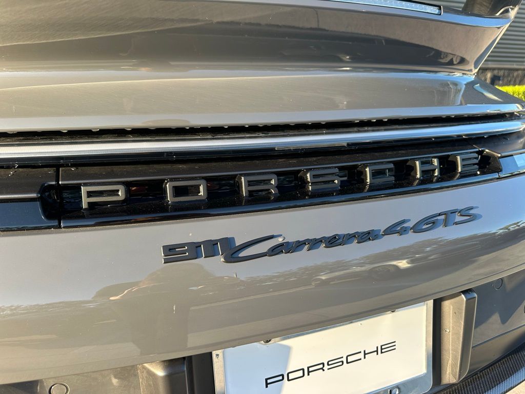 Thumbnail: 2025 Porsche 911 - 14