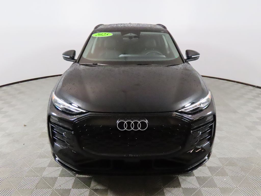 Thumbnail: 2025 Audi Q6 e-tron - 8