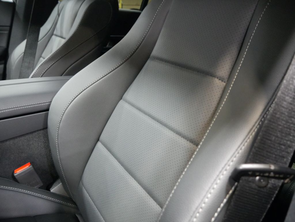 Thumbnail: 2026 Mercedes-Benz GLE - 21