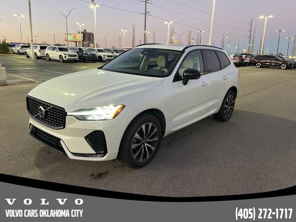 2024 Volvo XC60 Plus's photo