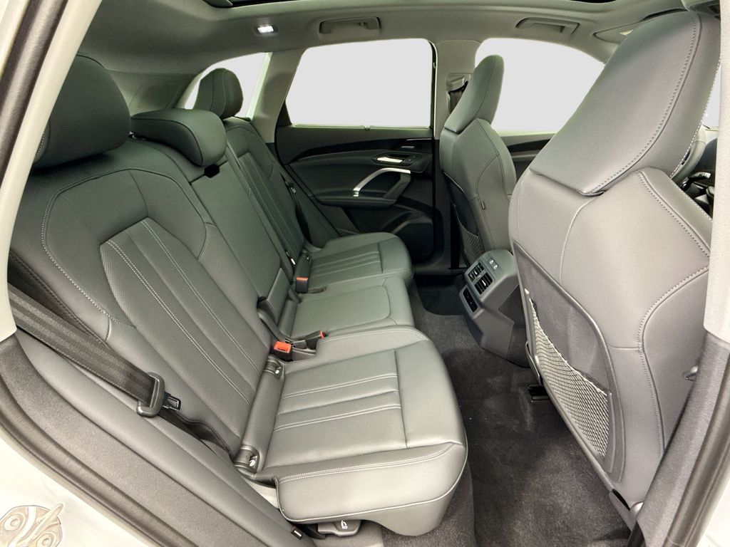 Thumbnail: 2025 Audi Q5 - 22