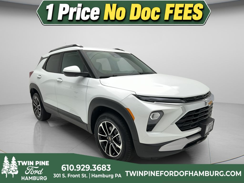 Summit White 2025 Chevrolet Trailblazer SUV / Crossover Four-Wheel Drive Automatic