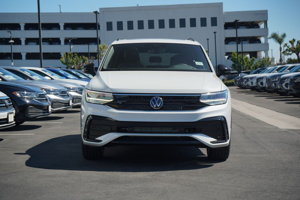 2024 Volkswagen Tiguan 2.0T SE R-Line Black 5