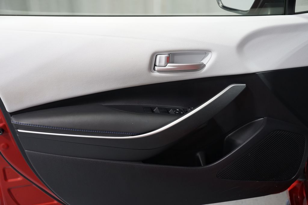 Thumbnail: 2021 Toyota Corolla - 28