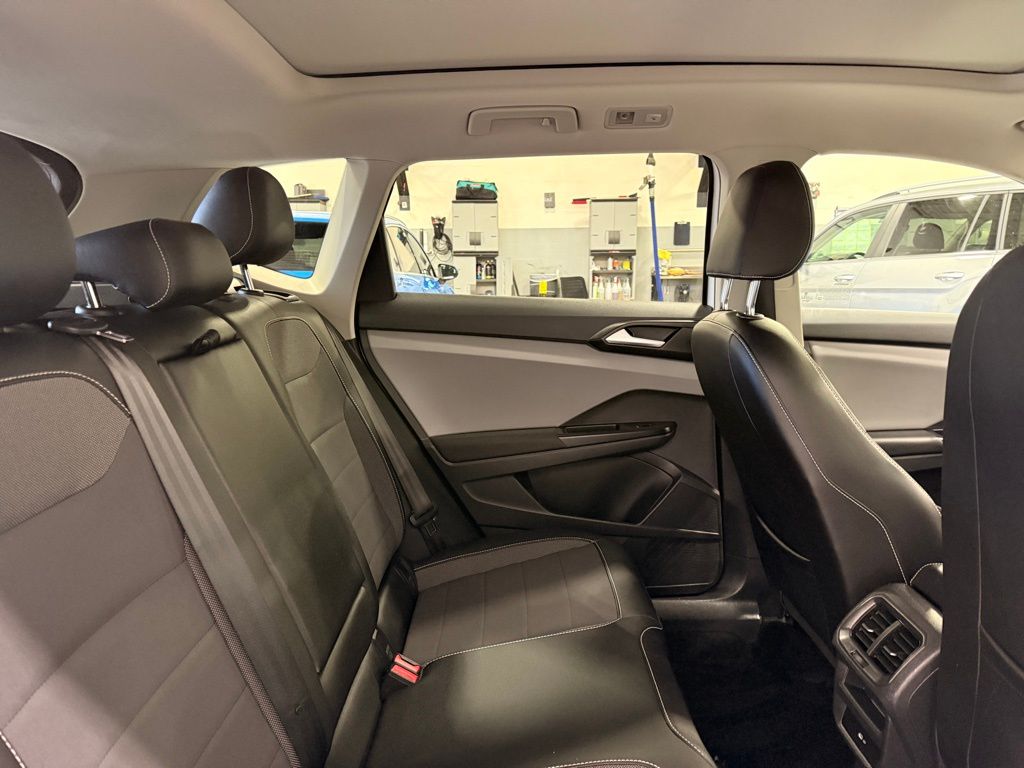 Thumbnail: 2022 Volkswagen Taos - 26