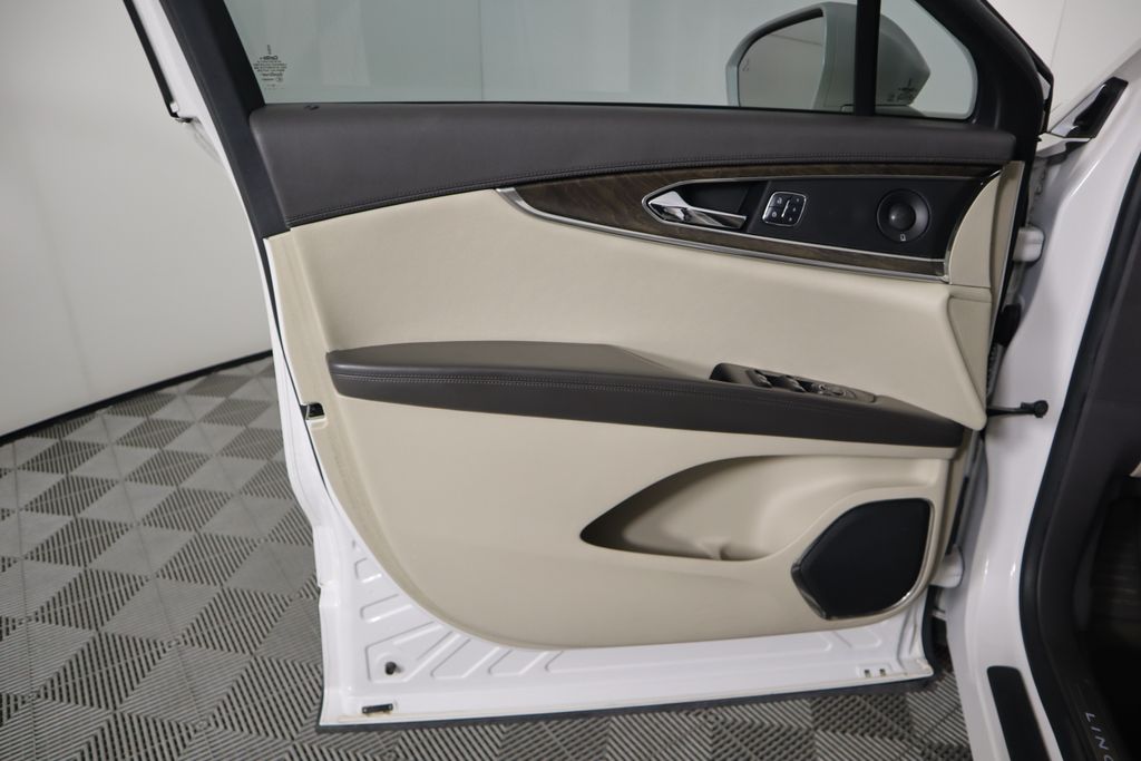 2016 Lincoln MKX Reserve 24