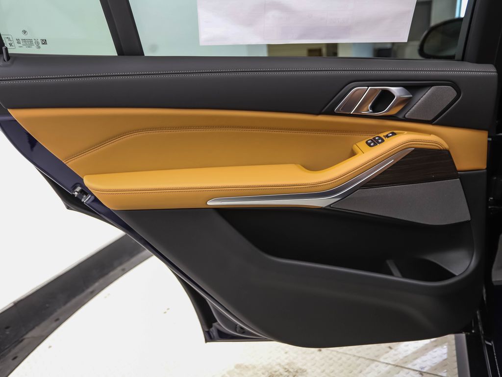 Thumbnail: 2027 BMW X7 - 20