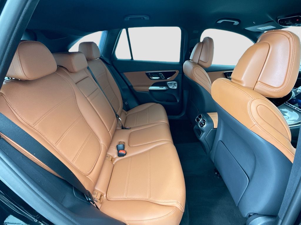 Thumbnail: 2026 Mercedes-Benz GLC - 21