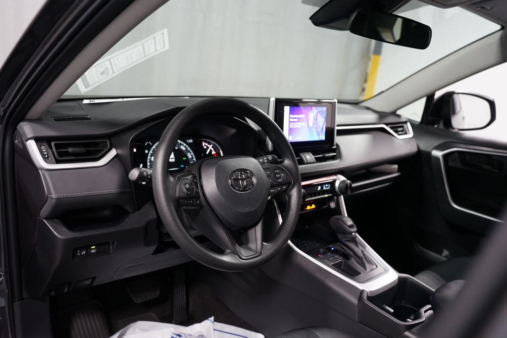 Thumbnail: 2025 Toyota RAV4 - 11