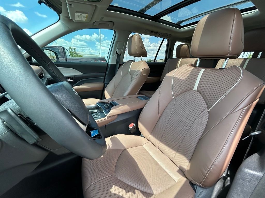 2024 Toyota Grand Highlander Platinum 6