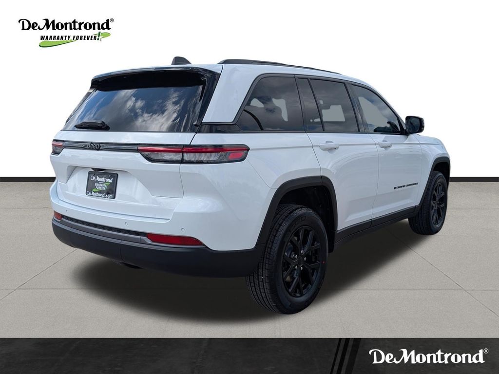 2026 Jeep Grand Cherokee Altitude White at Victoria Chrysler Dodge Jeep Ram