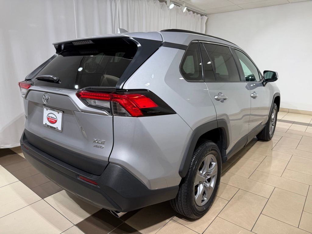 2024 Toyota RAV4 XLE 3