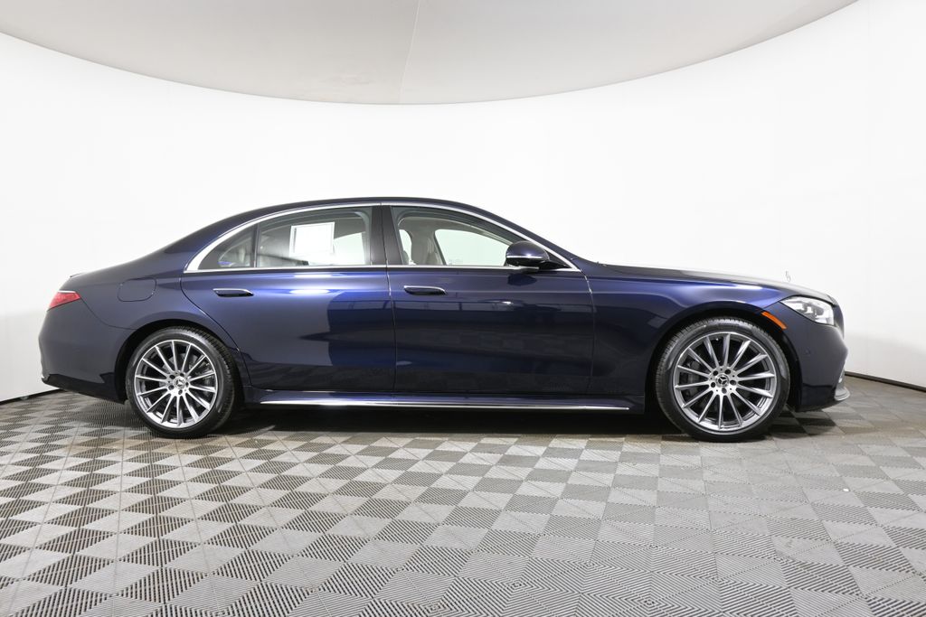 Thumbnail: 2025 Mercedes-Benz S-Class - 8