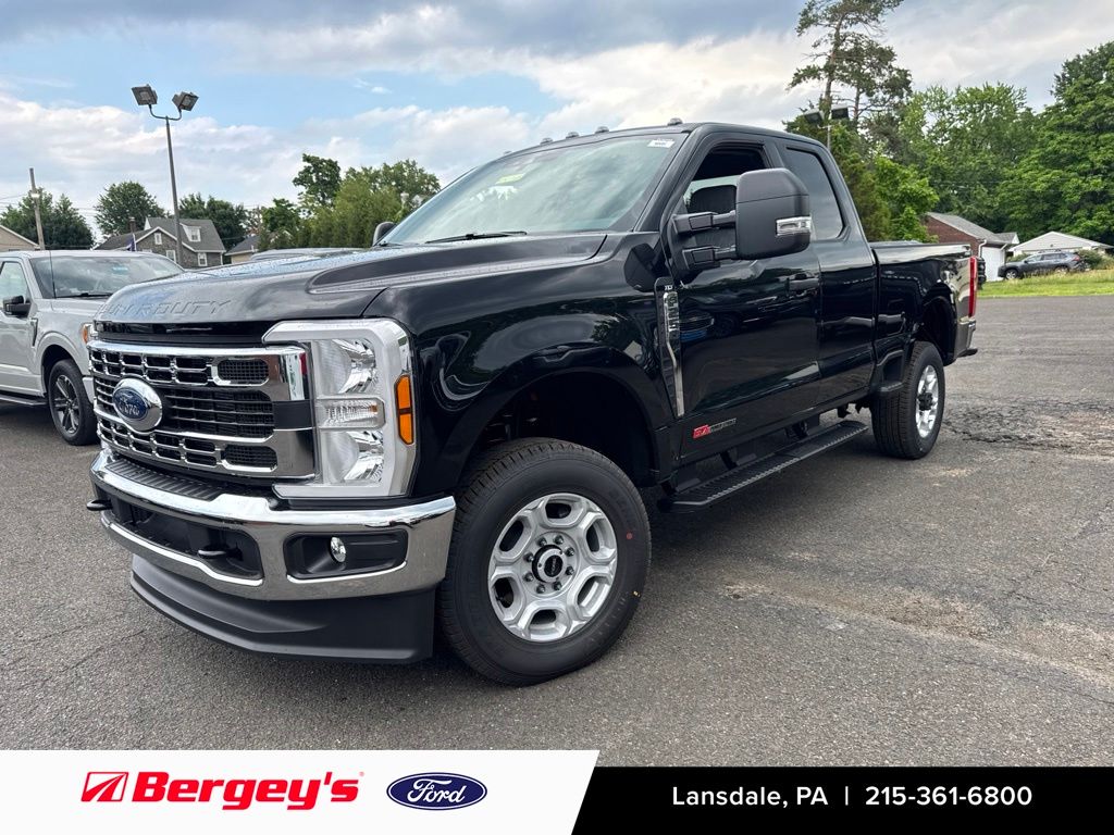 Agate Black Metallic 2026 Ford F-250 Super Duty Pickup Truck Four-Wheel Drive Automatic