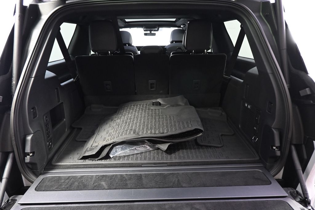 New 2025 White Lincoln Reserve image 19