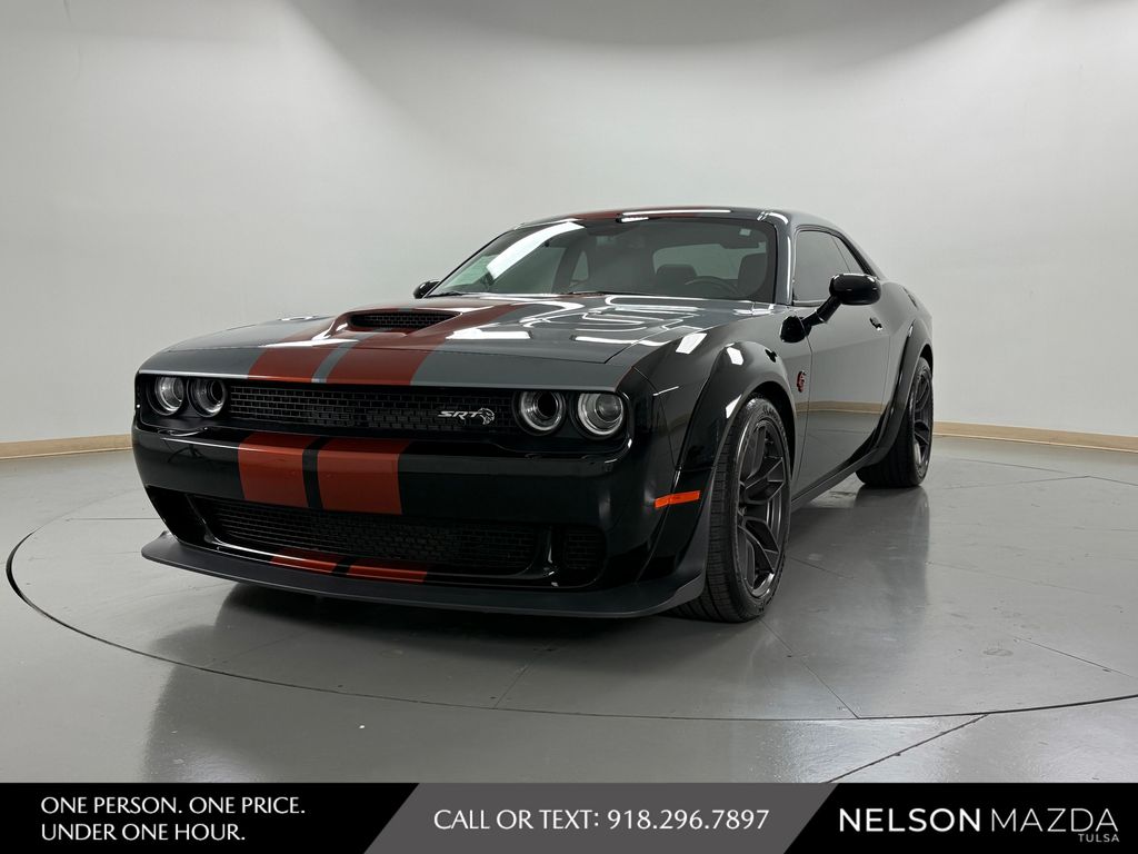 Pitch Black Clearcoat 2018 Dodge Challenger Coupe Rear-Wheel Drive 8-Speed Automatic