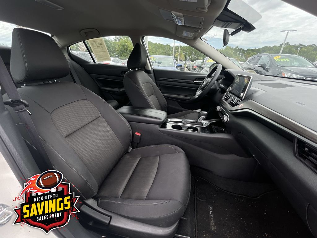Used 2024 Nissan Altima Sedan