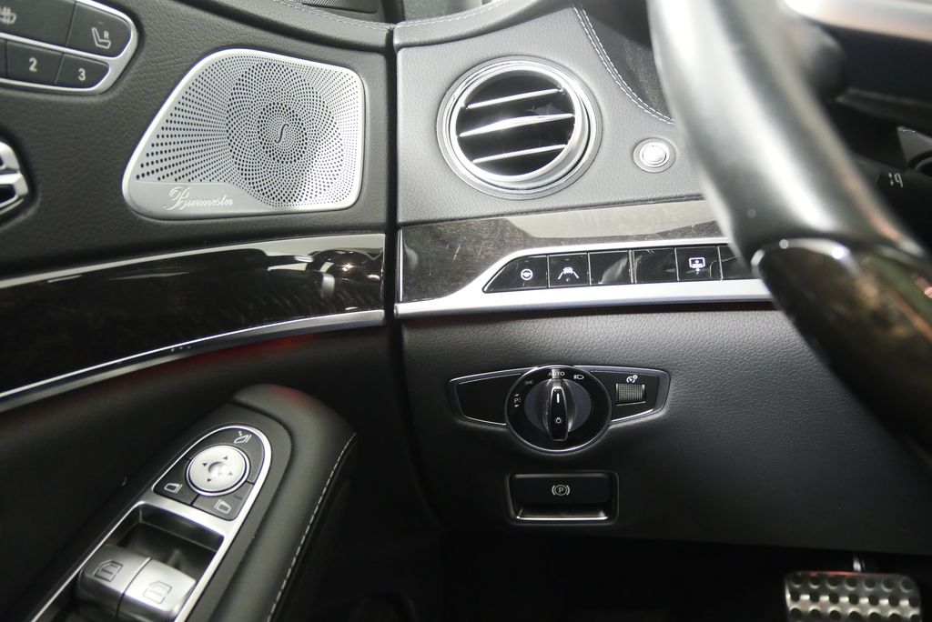 Thumbnail: 2019 Mercedes-Benz S-Class - 22