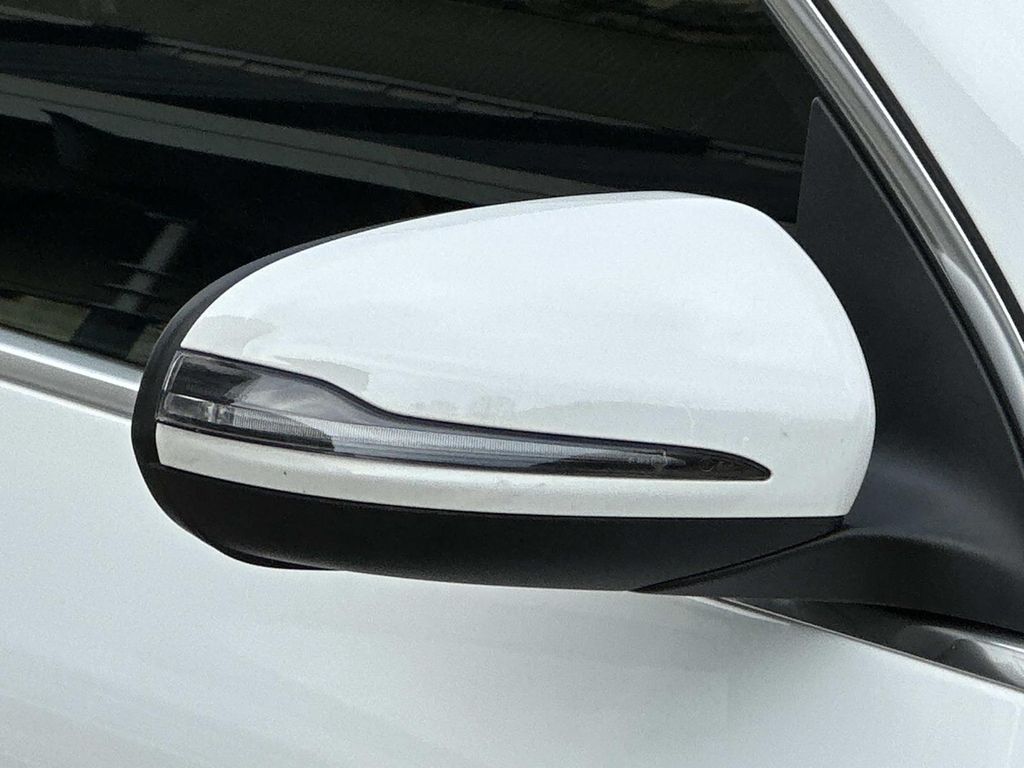 Thumbnail: 2023 Mercedes-Benz GLA - 6