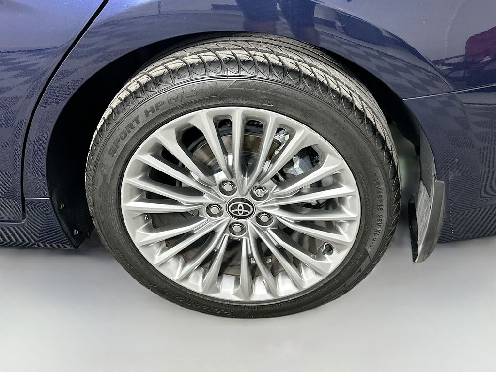 Thumbnail: 2021 Toyota Avalon - 32