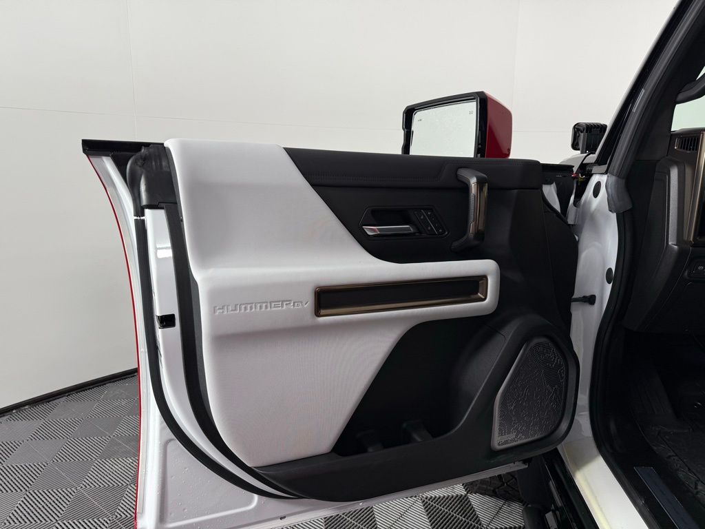 Thumbnail: 2022 GMC Hummer EV - 13