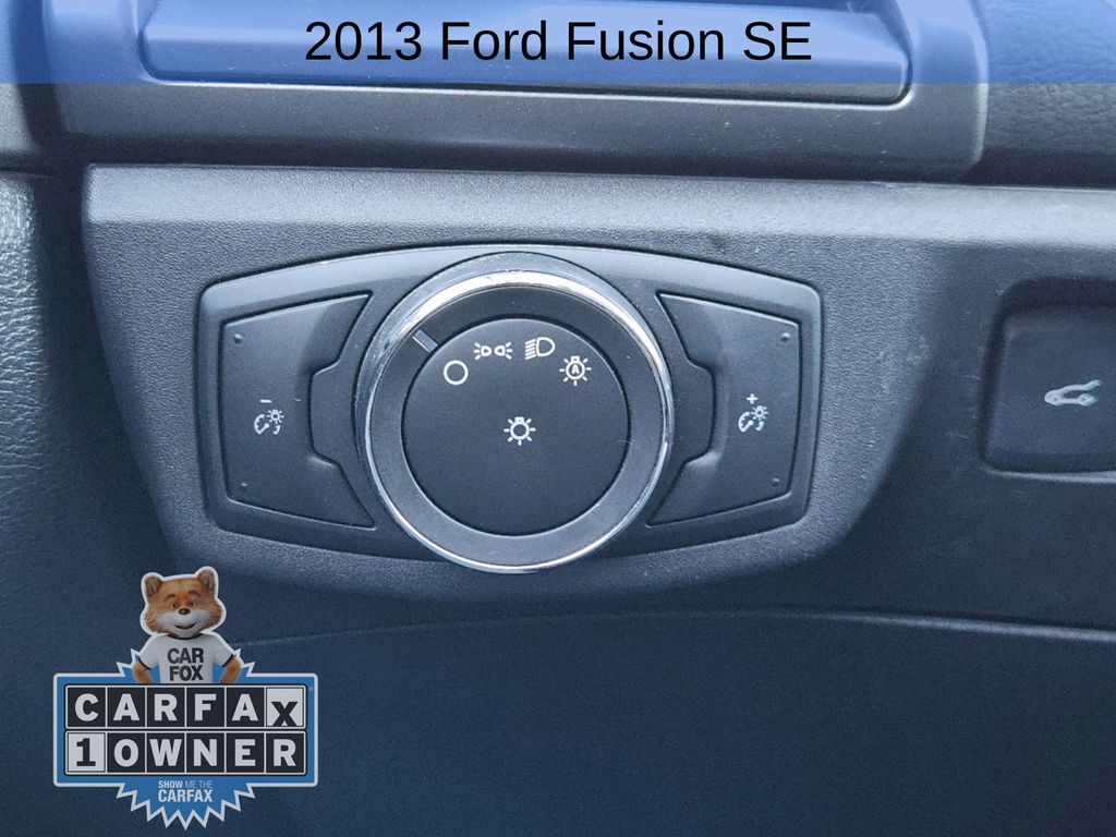 2013 Ford Fusion SE 21