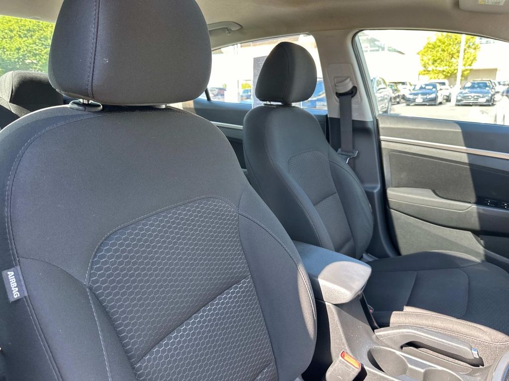 Thumbnail: 2019 Hyundai Elantra - 21