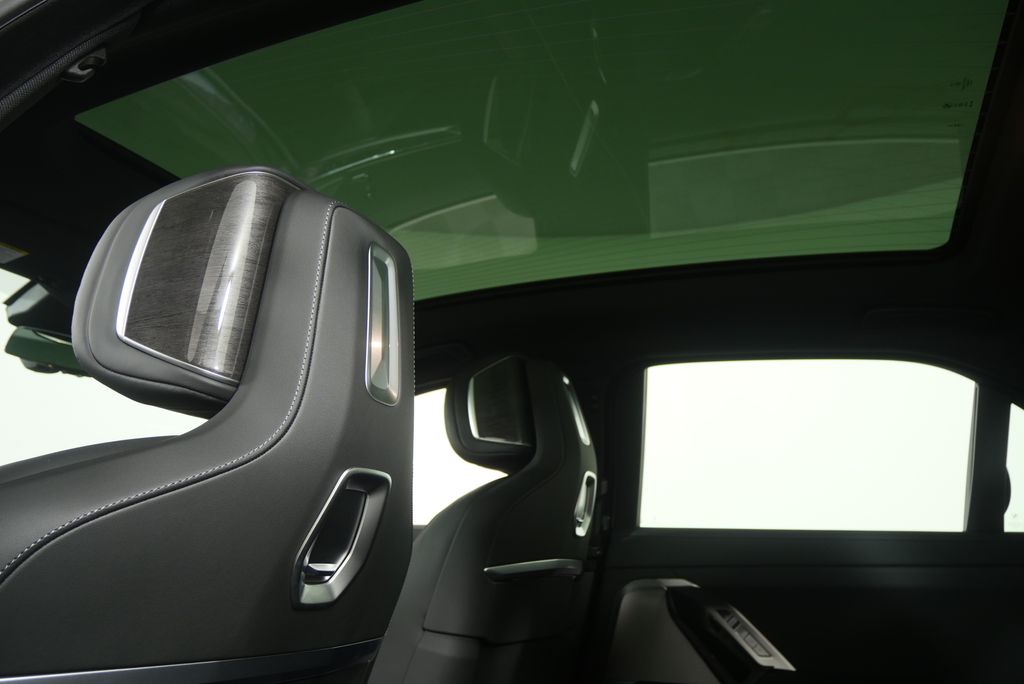 Thumbnail: 2026 BMW i7 - 17