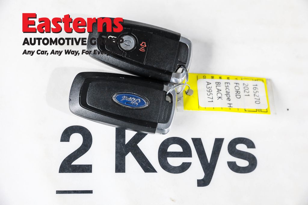 Used 2021 Black Ford SE image 25