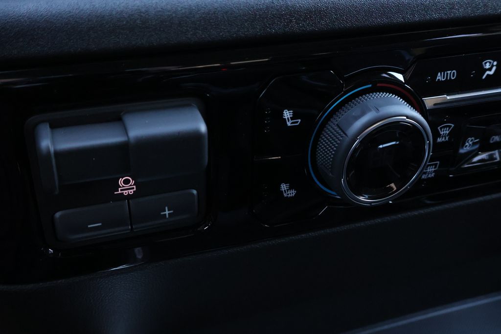 Thumbnail: 2026 Chevrolet Silverado 1500 - 27