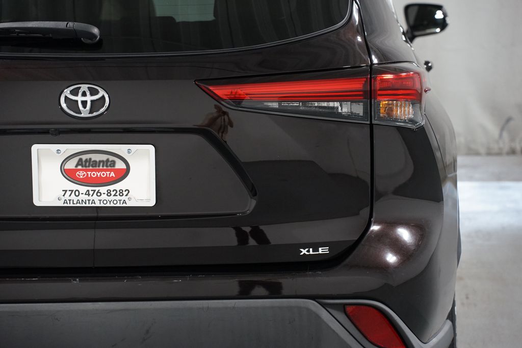 Thumbnail: 2021 Toyota Highlander - 10