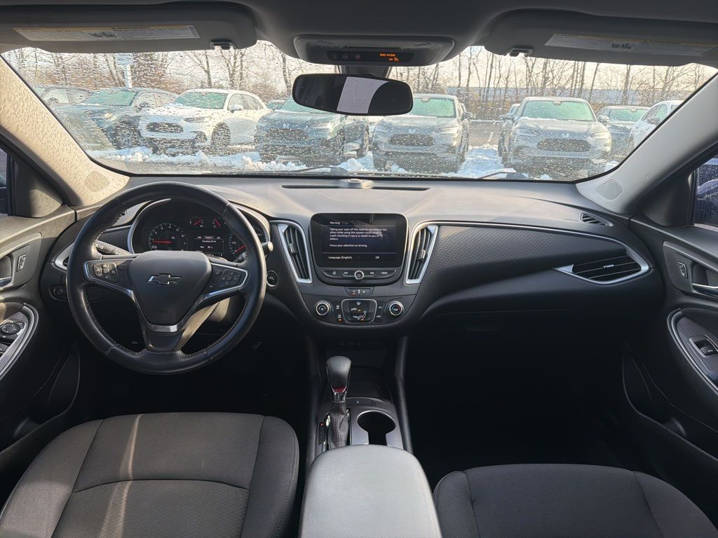 Thumbnail: 2022 Chevrolet Malibu - 11