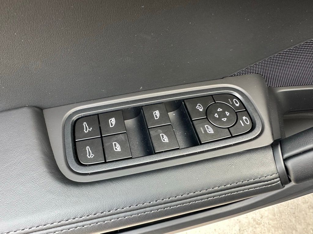 Thumbnail: 2026 Porsche  - 21