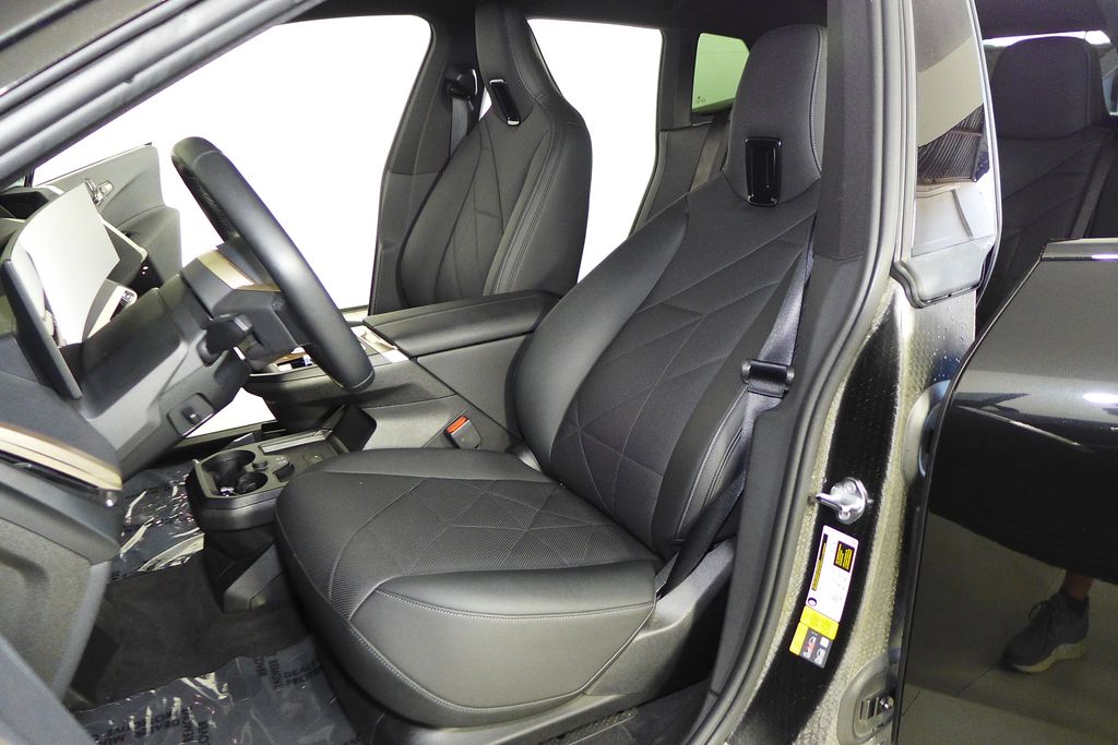 Thumbnail: 2023 BMW iX - 21