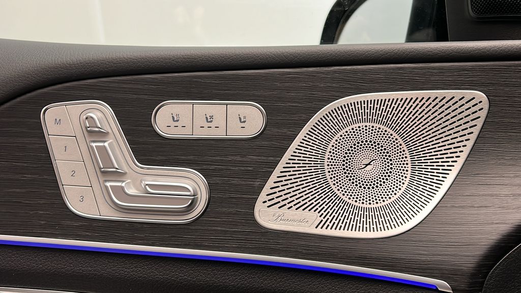 2025 Mercedes-Benz GLS 450 4MATIC 21