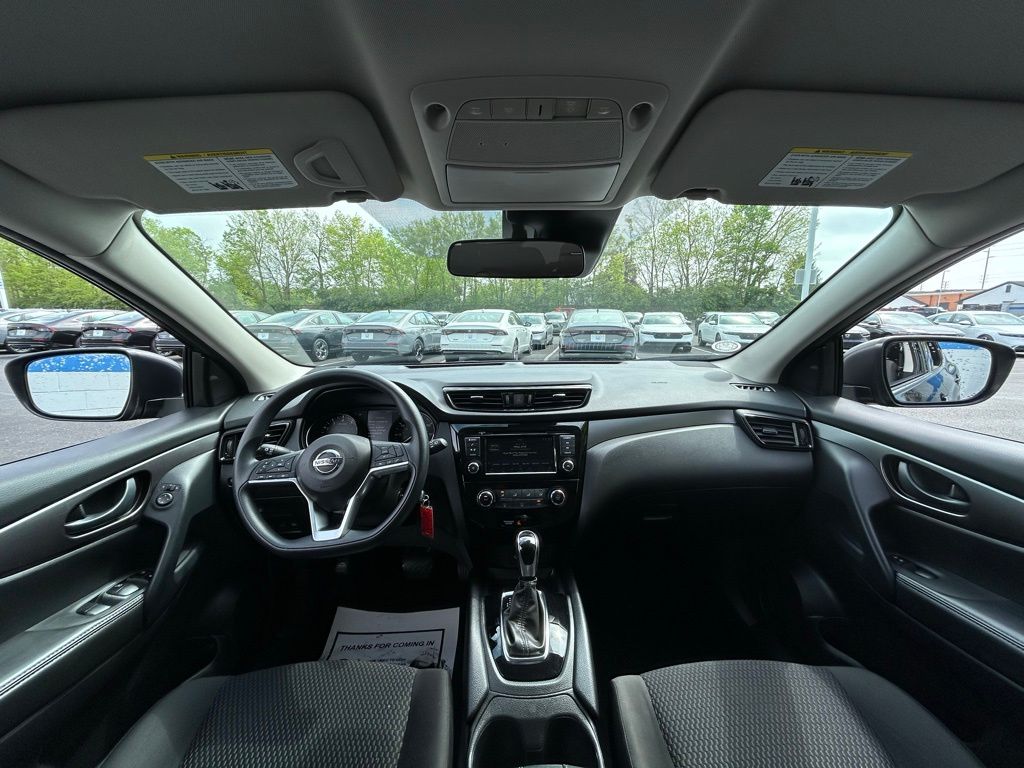 2022 Nissan Rogue Sport S 10